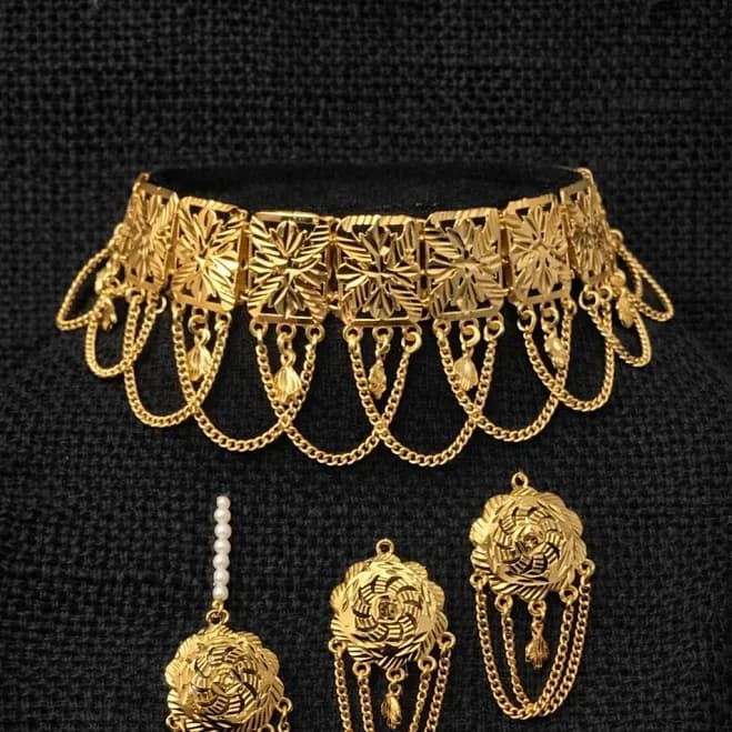 Punjabi Gold Traditional Choker Set