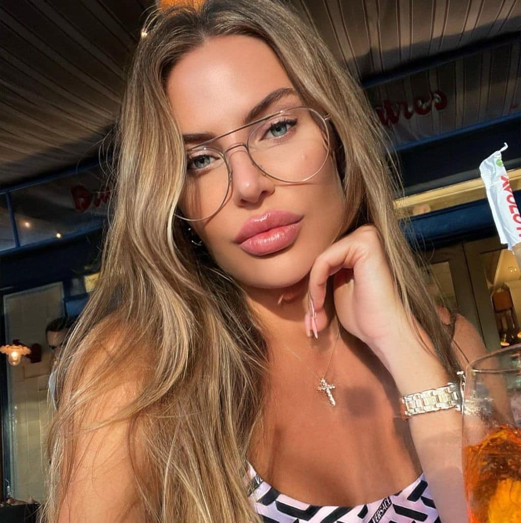 anastasiaskyline490